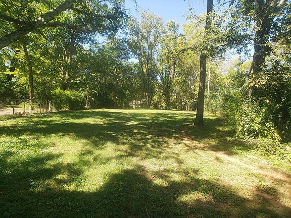5th image of 605 W Kingwood Dr