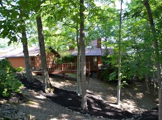 12183 Windcliff Rd, Strongsville, OH 44136