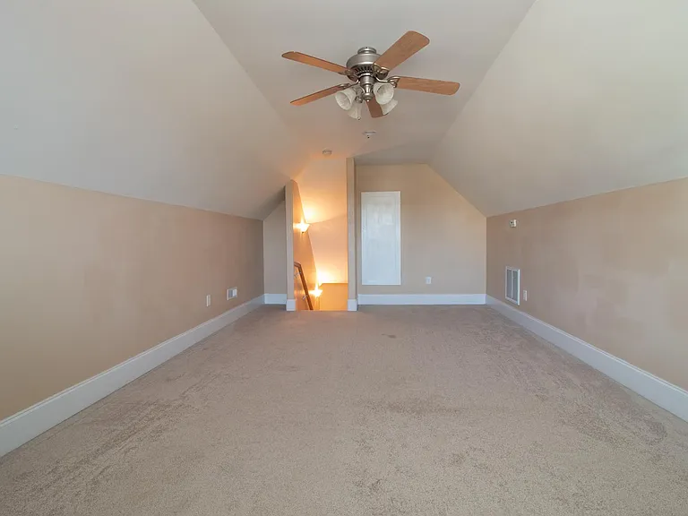 Bonus Room has window can be bedroom