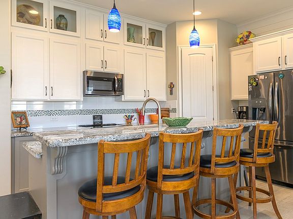 5th image of 5608 Circe Cir