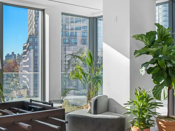 545 Vanderbilt Avenue image 7 of 21