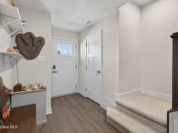 3rd image of 206 Lydia Street
