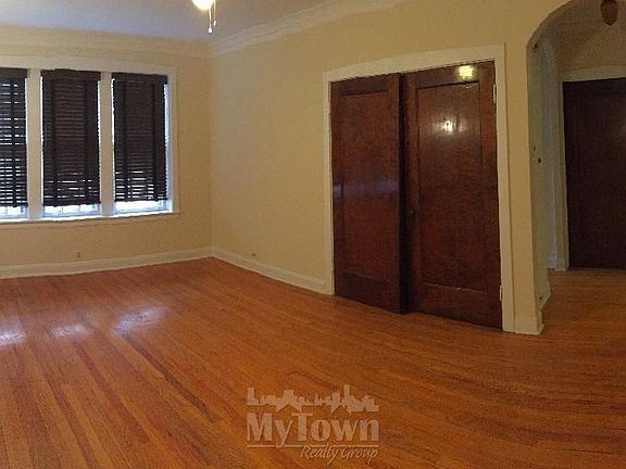 2nd image of 2509 W Winnemac Ave #19-2B