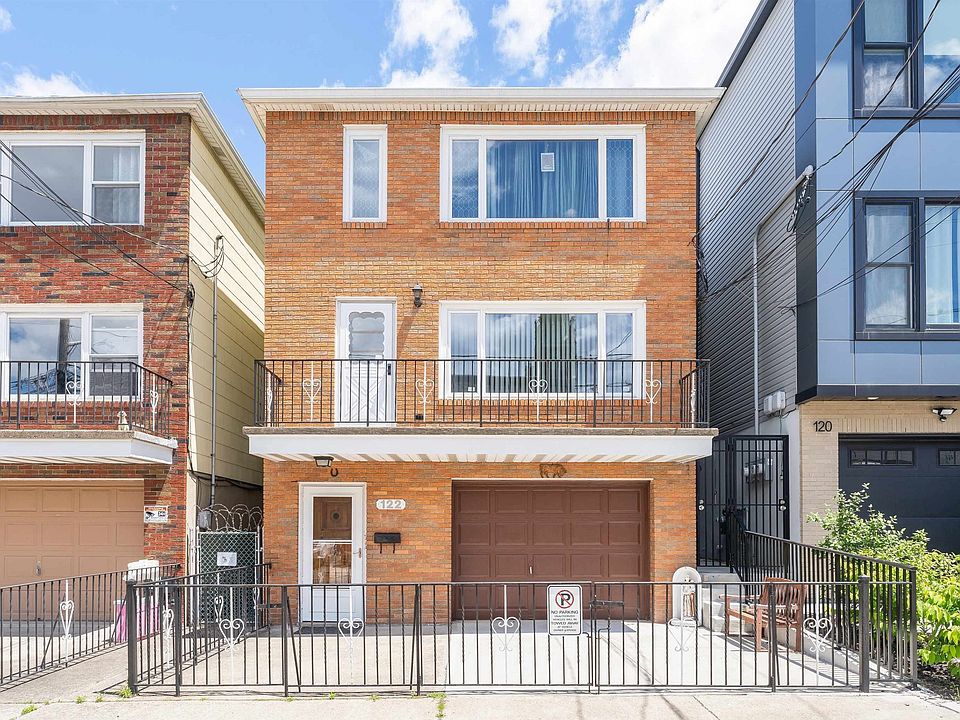 1st image of 122 Graham St #3