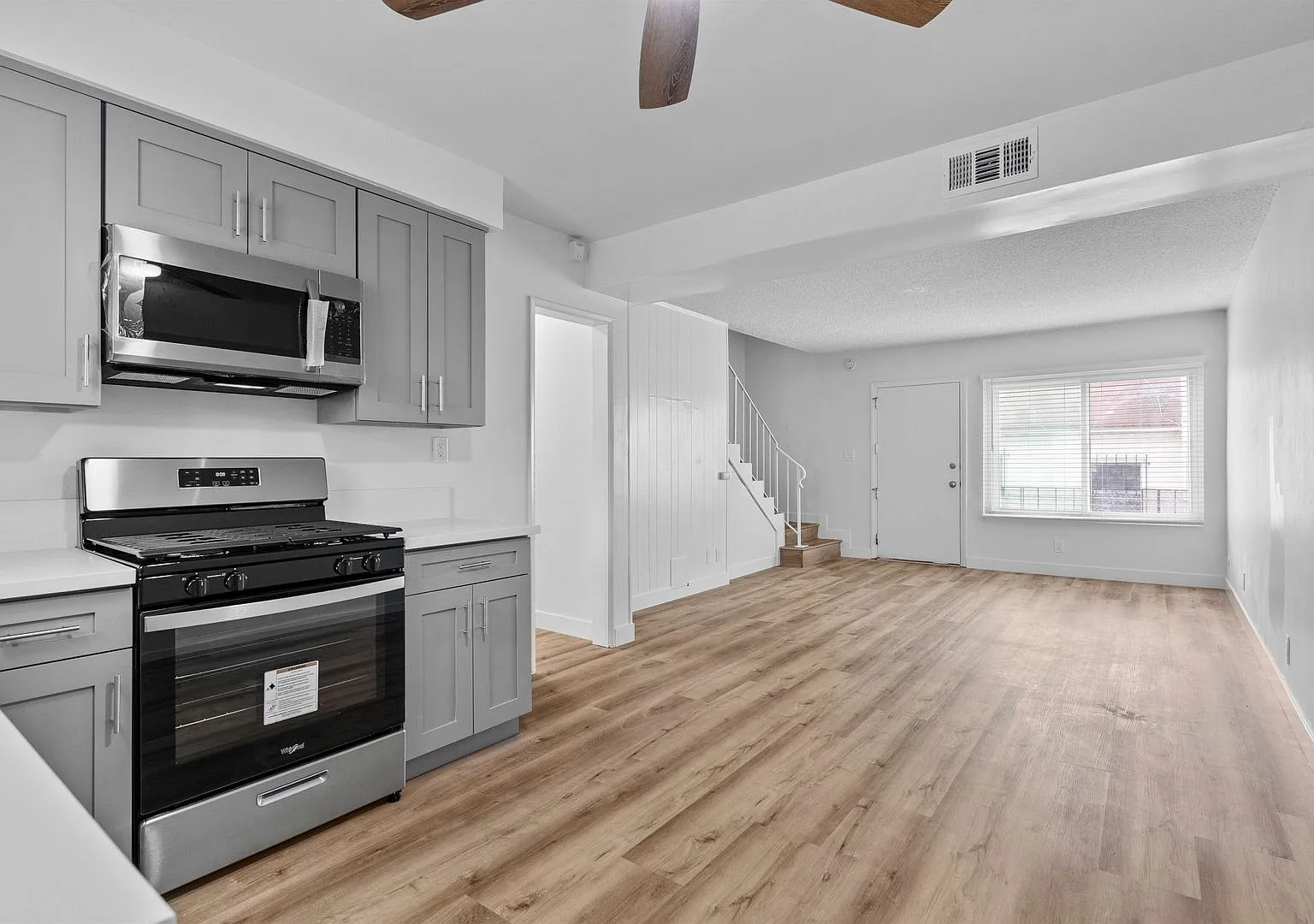 112 E Buckthorn Street — Photo 1