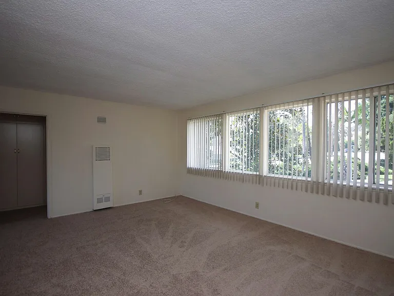 245 W Colorado Blvd #26B — Photo 11