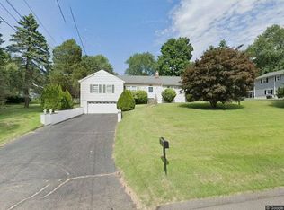 2740 Easton Tpke, Fairfield, CT 06825