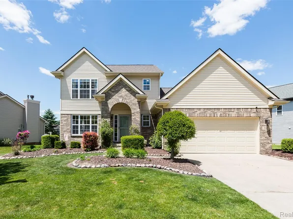 3145 Stillriver Dr, Howell, MI 48843