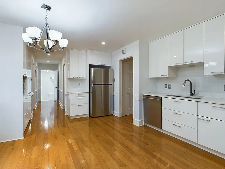 10211 Windbluff Dr — Photo 15