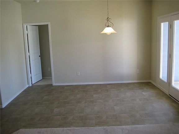 5th image of 9160 Blackstone Dr