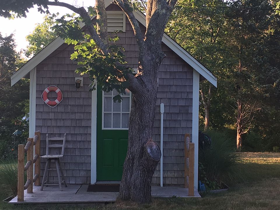 Front entrance and deck