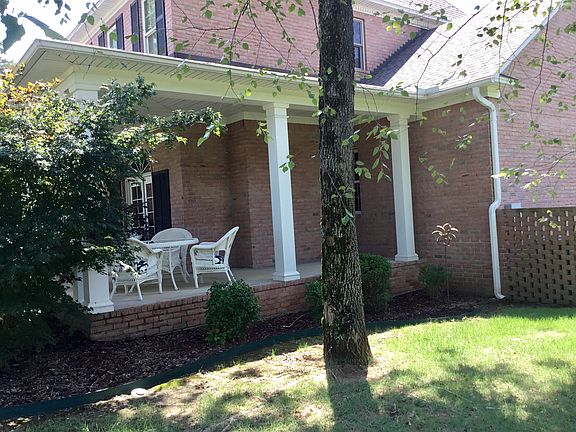 3rd image of 122 Emerald Lake Dr