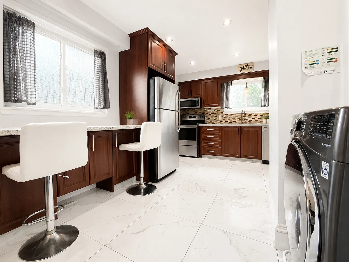 70 Jill Crescent Brampton Ontario L6S 3 J2 — Photo 2