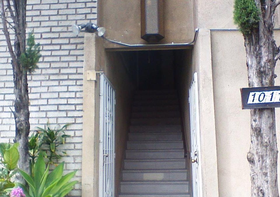 1st image of 1011 Wilcox Ave APT 2