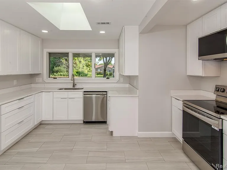 2800 Acorn Rd — Photo 5