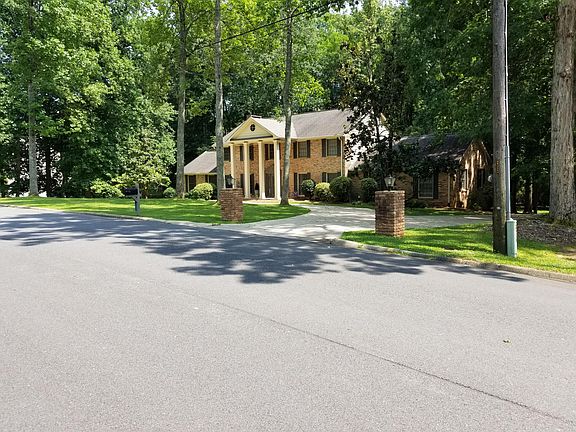 3rd image of 473 Auburn Dr