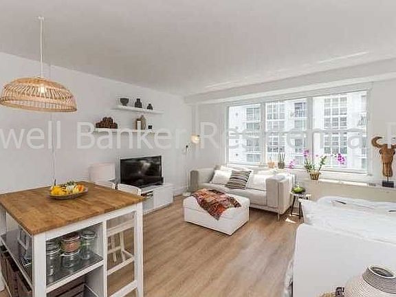 3rd image of 1250 West Ave APT 8K