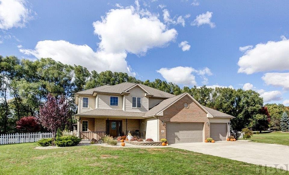 1st image of 440 Winter Pine Dr