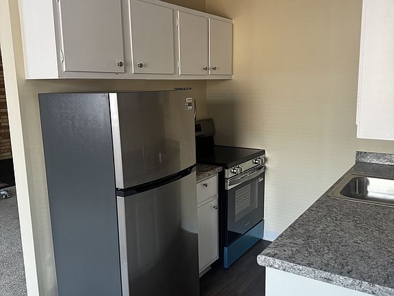 4th image of 2860 Boudinot Ave