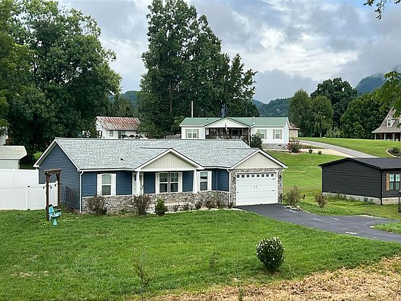 3rd image of 263 Brunswick Dr