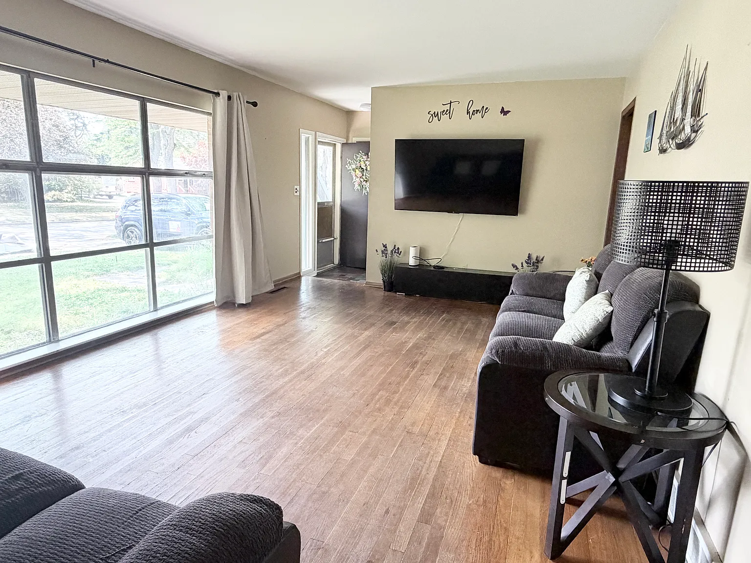3 bed, 1.5 bath, 1080 sqft, $2,200 — Photo 4
