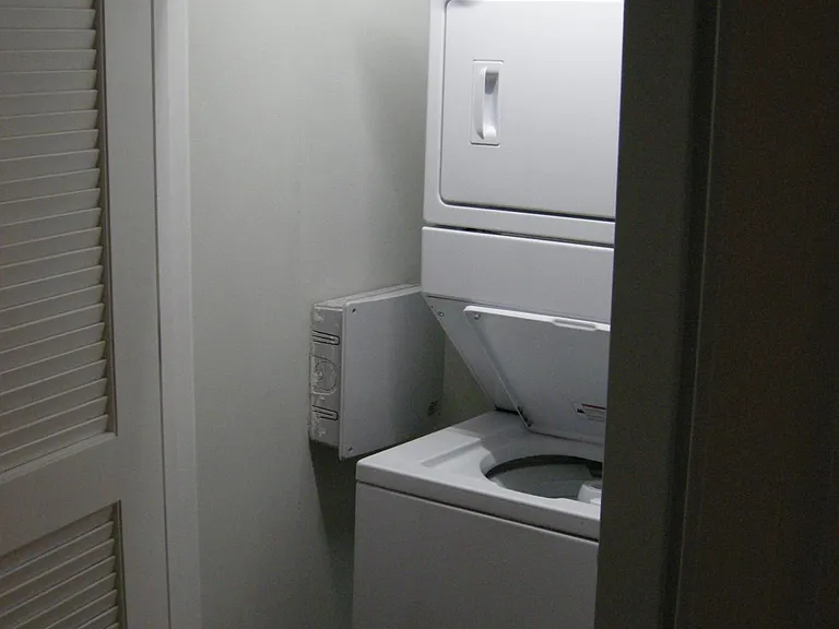 119 W Broad St #404 — Photo 7