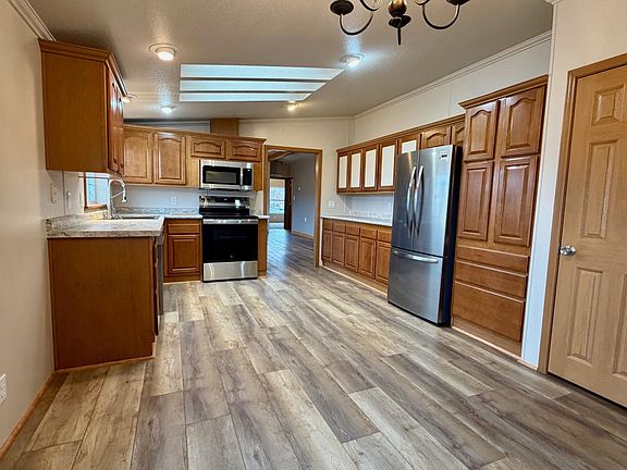 5th image of 111 Deso Drive