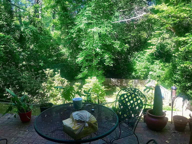 633 Clairmont Cir #2 — Photo 11