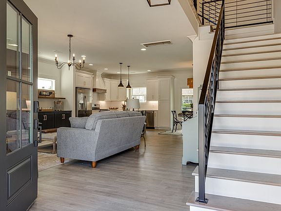 5th image of 158 Barefoot Way