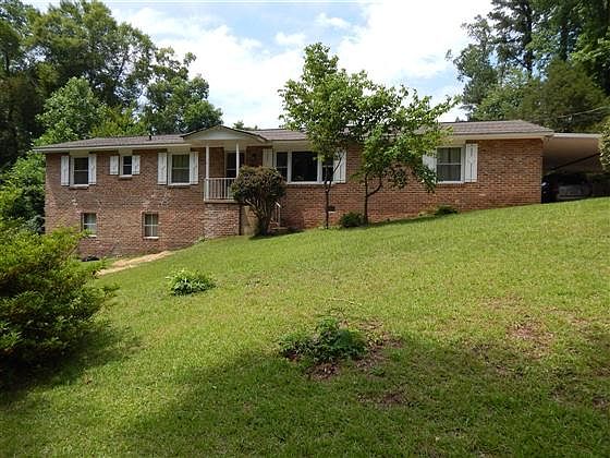 1st image of 2916 Colonial Dr NE