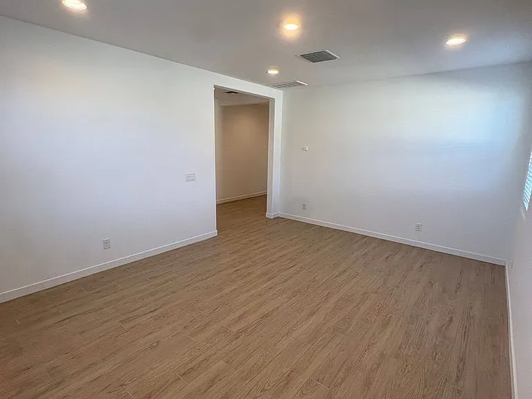 19214 W Marissa Dr — Photo 4