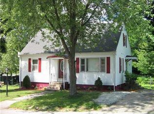 4 Eden Park Dr, Cranston, RI 02910