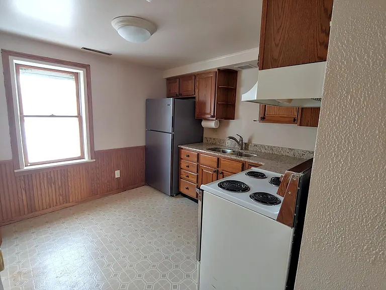 N50W5618 Portland Rd — Photo 3