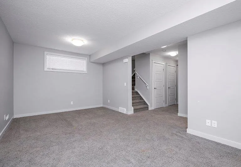 226 Redstone Dr NE — Photo 29