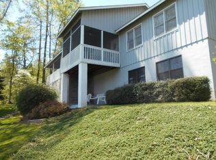 750 Golfview Dr, Franklin, NC 28734