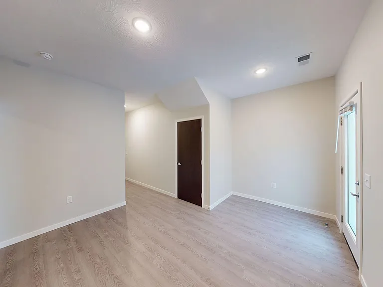 Pioneer Apartments & Townhomes — Photo 30