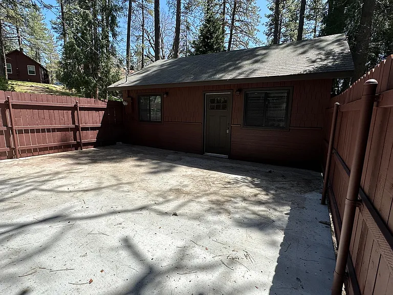 54078 Pine Crest Ave — Photo 15