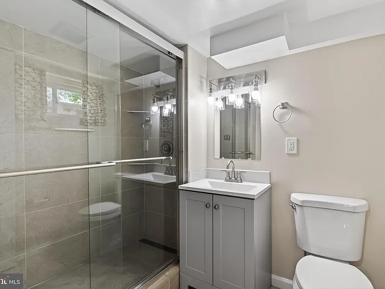 7216 Carol Ln — Photo 28
