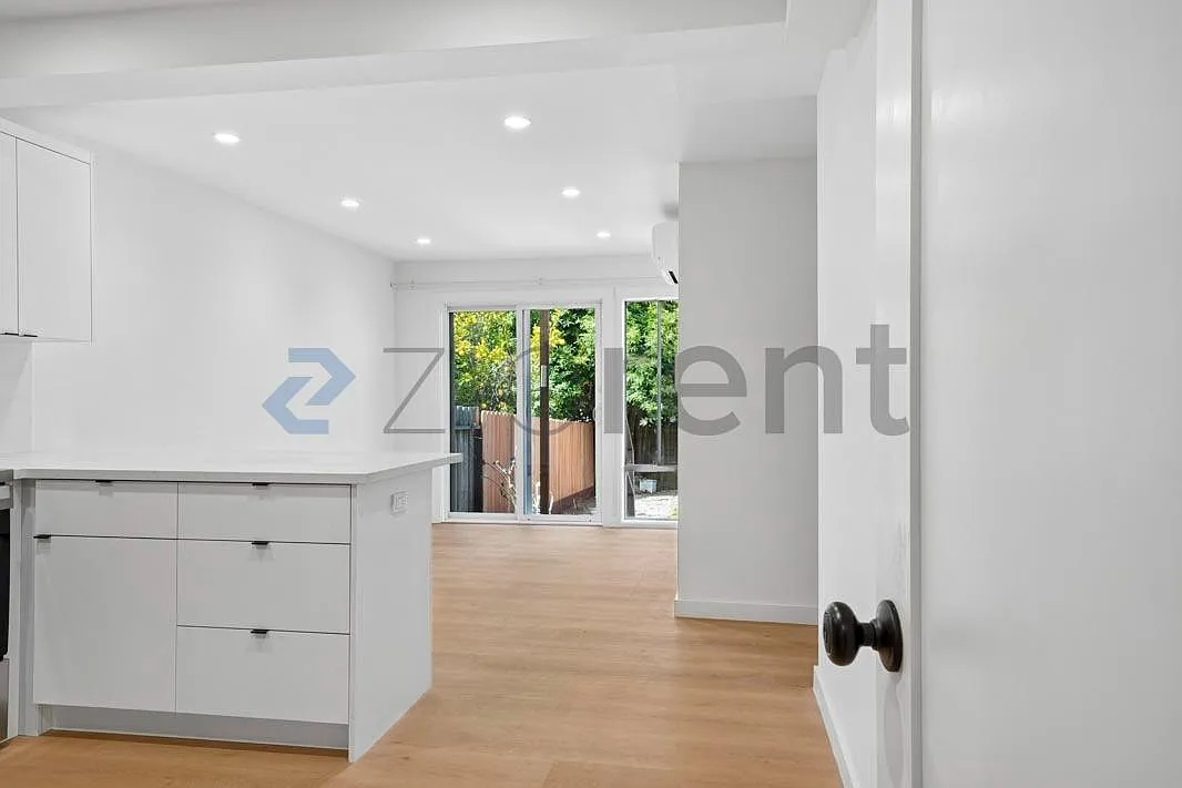 1 bed, 550 sqft, $3,850 — Photo 2