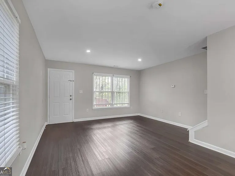 1948 Detroit Ave NW — Photo 9