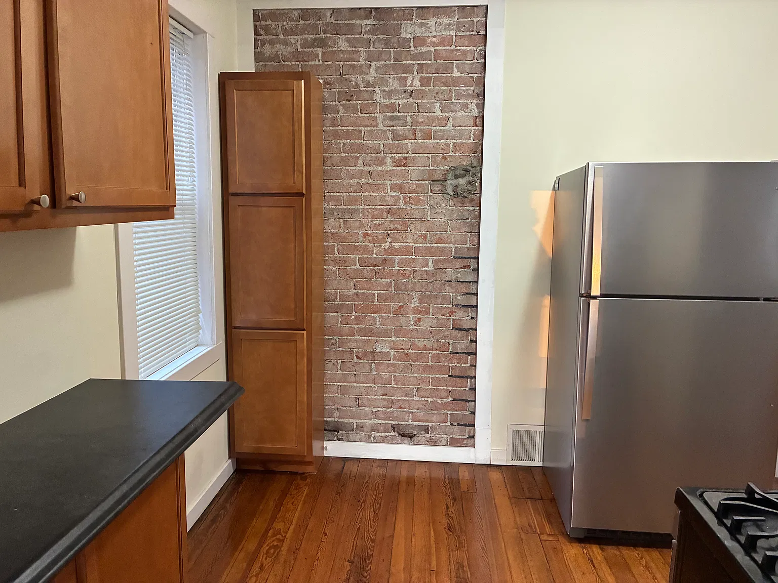 2 bed, 1500 sqft, $1,500 — Photo 4