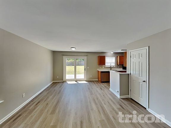 4th image of 316 Drooping Leaf Rd