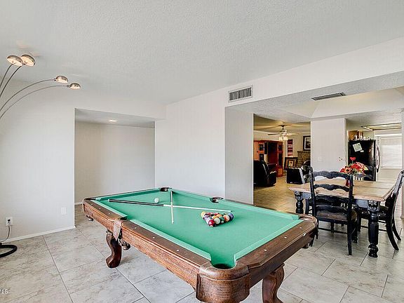 4th image of 221 E Keogh Dr