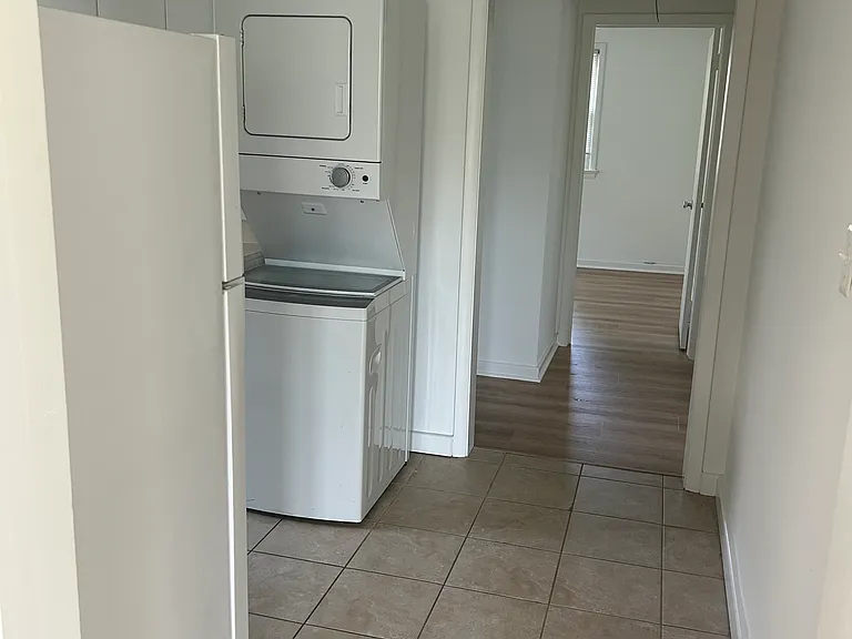 716 N Jackson St #2 — Photo 3