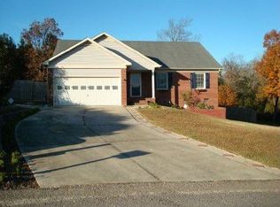 425 Sparrow Dr, Fayetteville, NC 28306