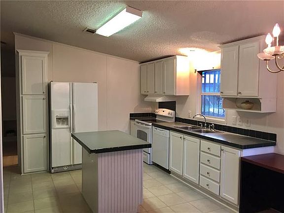 5th image of 744 Northwestern Ave