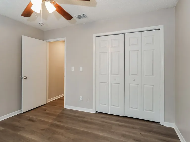 11504 Robles Del Rio Pl — Photo 17