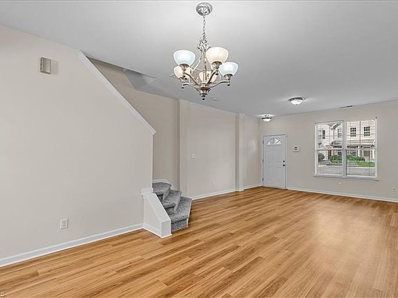 4th image of 51 Ledgerstone Ln