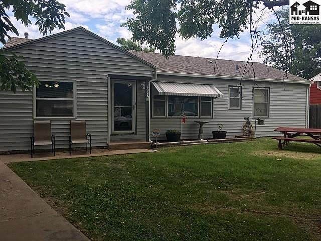 1st image of 1008 College Ln