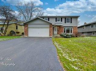 610 Ash St, Algonquin, IL 60102